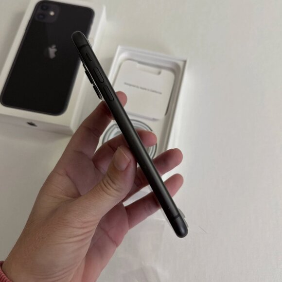 Apple iPhone 11 - Picture 10 of 13